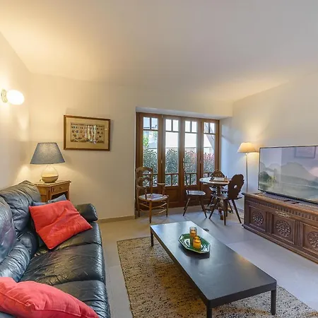 Holiday home Le Nid O Grives: Family Retreat Between And Mountains *